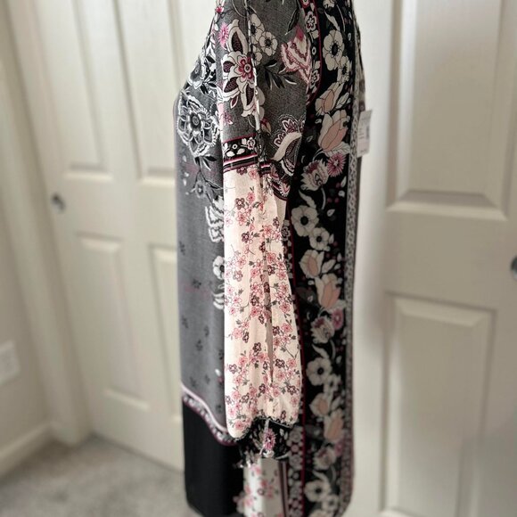 Women's Beautiful Floral Patch Dress with Sheer Split Sleeves and Smocked Wrists - Picture 8 of 16